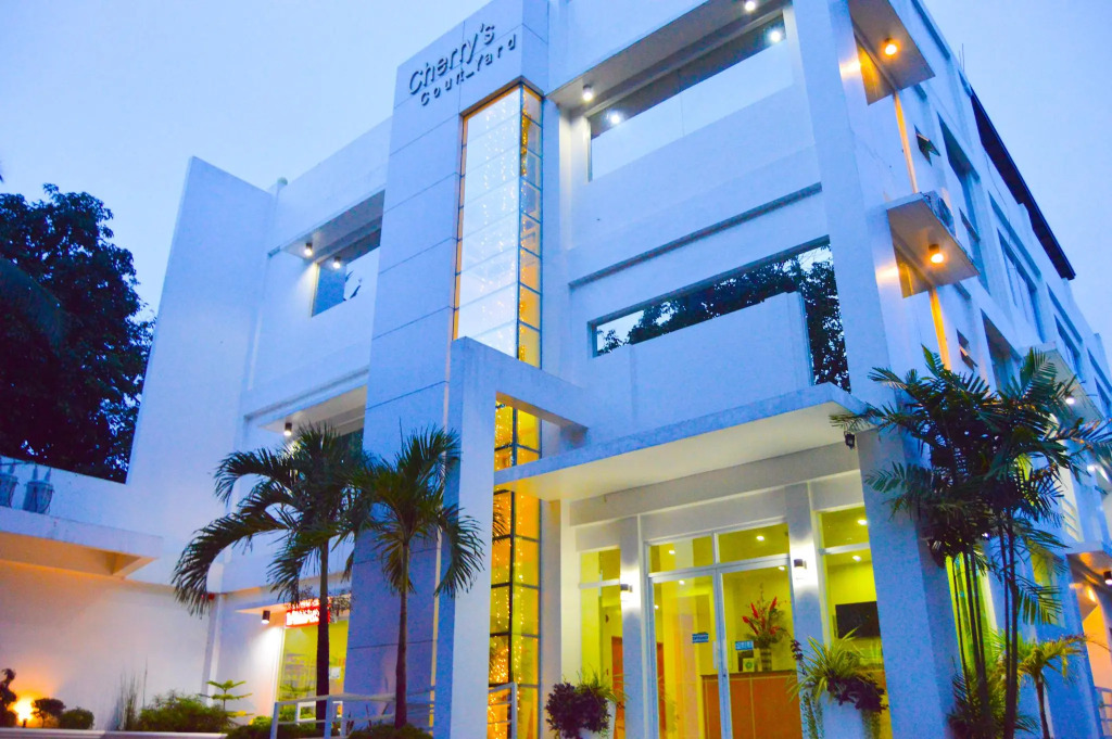 Cherrys Courtyard Hotel