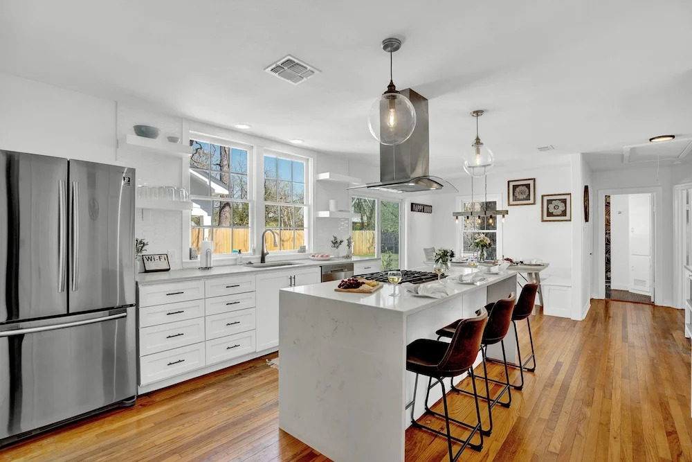 Stunning Luxury Rental Near Main W/hot-tub&firepit