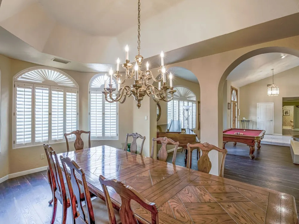 New Listing! Expansive W/ Pool & Spa 5 Bedroom Home