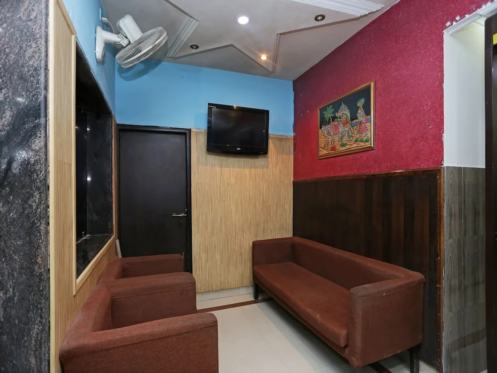 OYO 12868 Hotel City Lite