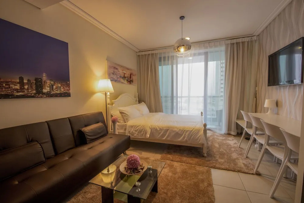 Iconic Apartment with Balcony