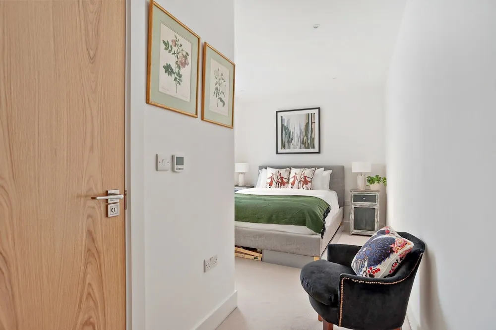 2 Bedroom Maida Vale Apartment With Patio
