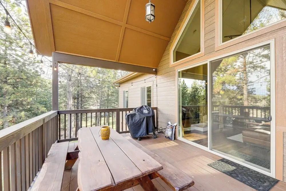 Deck + Views: Scenic Group Getaway in Lakeside!