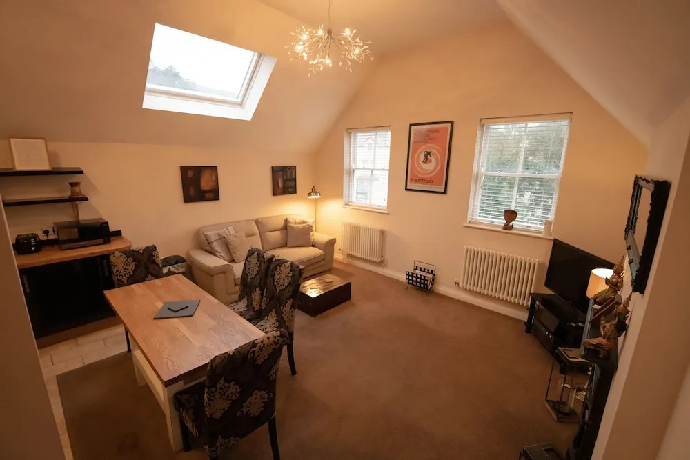 Centrally Located Modern Apartment in Llandudno