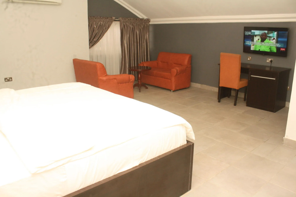 Reliance Royal Suites