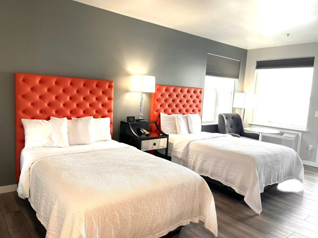 Tides Inn & Suites