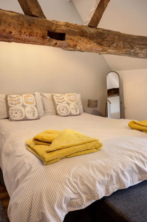 Theoc Cottage in Historic Tewkesbury