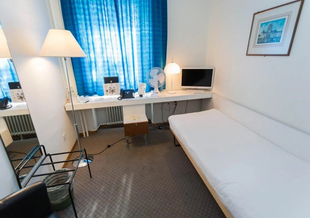 Becozy Self Check-in Pop-Up Hotel Basel