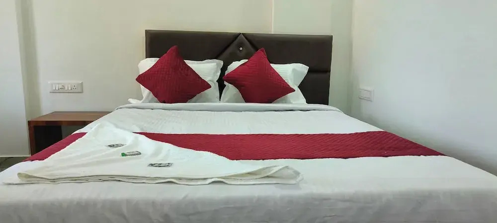 PPH Living Jai Maruthi Boarding & Lodging