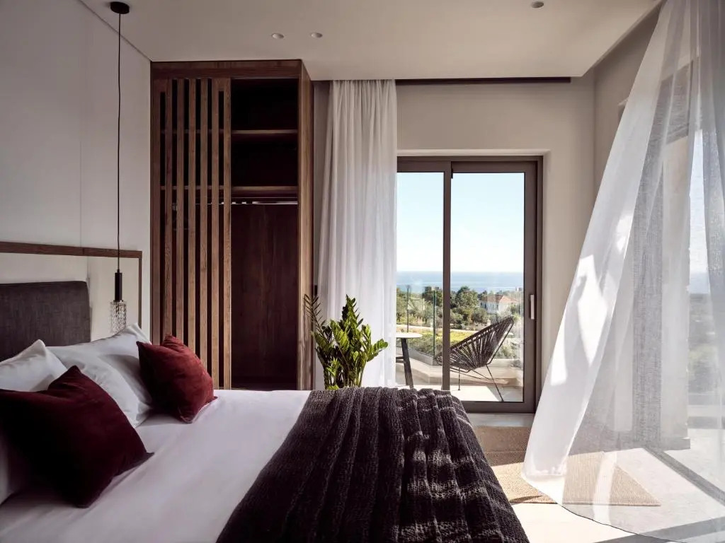 Alexandra SeaView Luxurious Villa, By ThinkVilla
