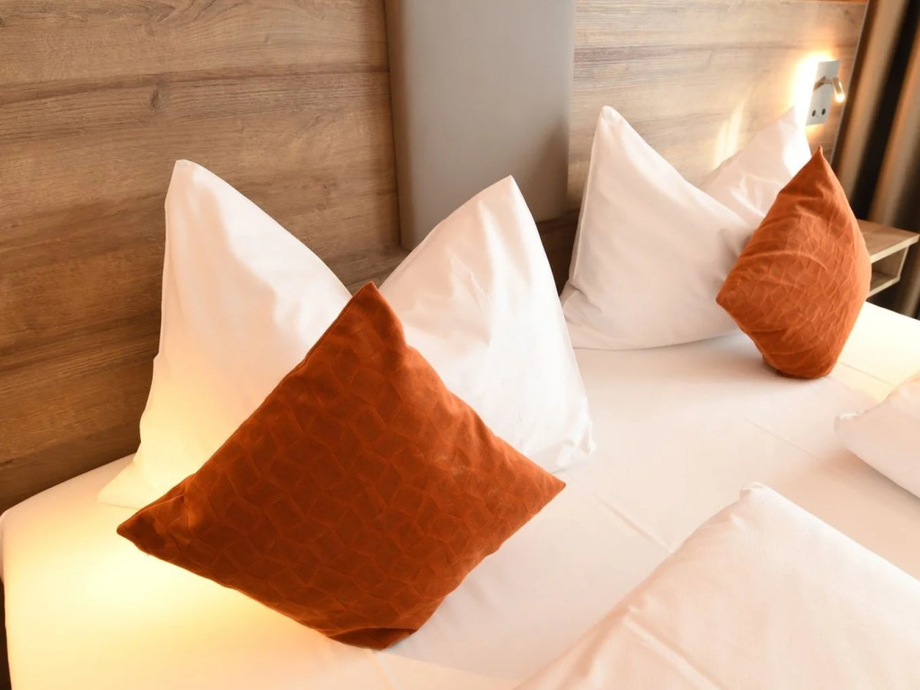 WESTSIDE Hotel