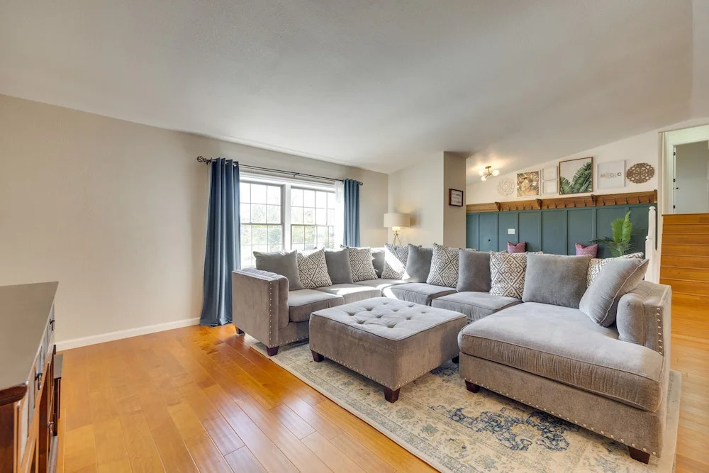 Spacious Colorado Springs Home With Fire Pit!