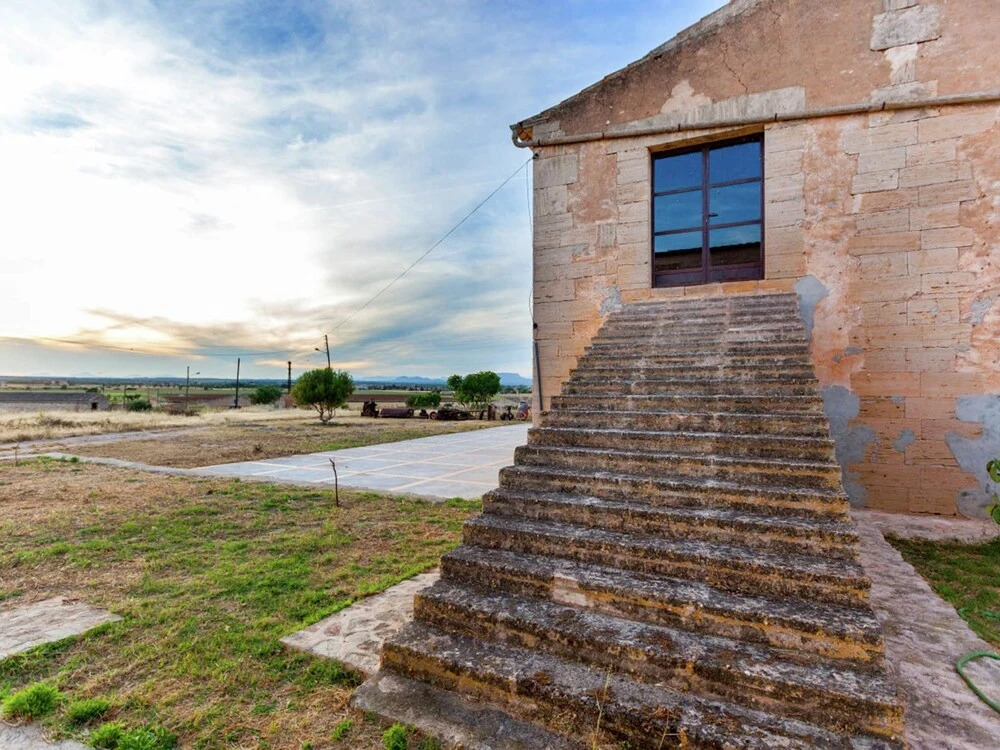 This finca has its own private access to the beautiful sandy beach Es Trenc