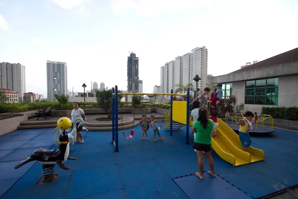 1 Br Robinsons Place Manila- Rpr07