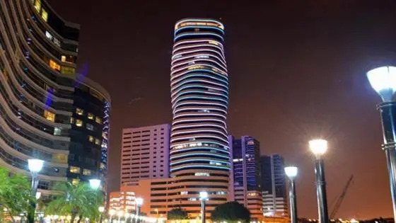 Riverfront I 1, piso 4, suite vista al rio, Puerto Santa Ana, Guayaquil