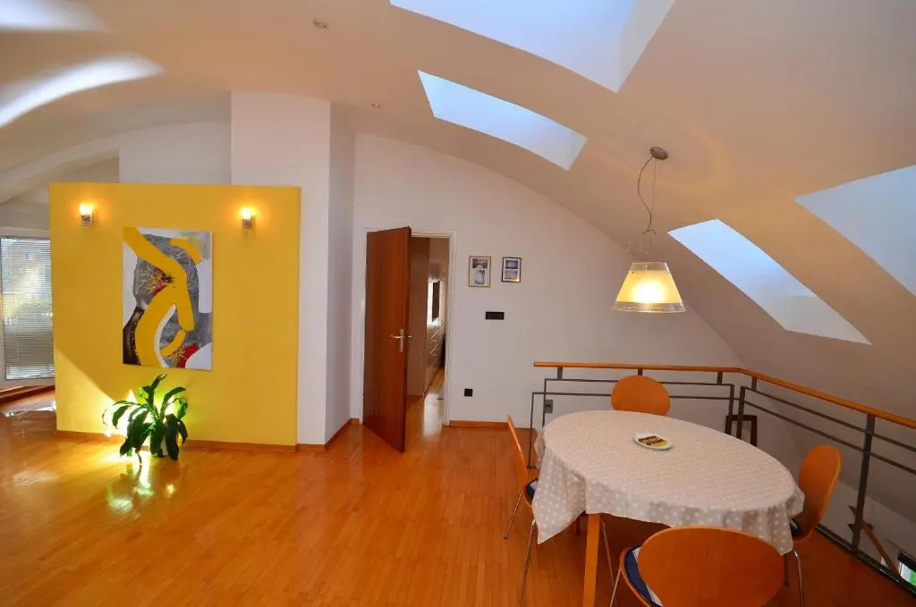 Penthouse apartment with private parking