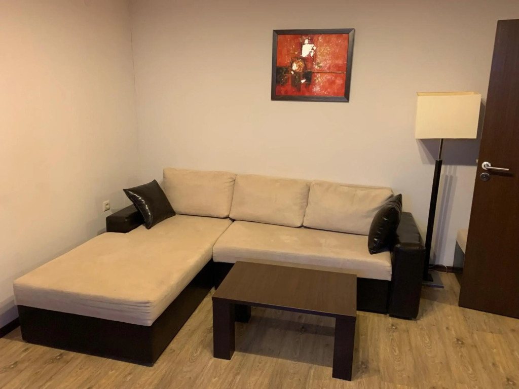 7 apartments in Alexander complex