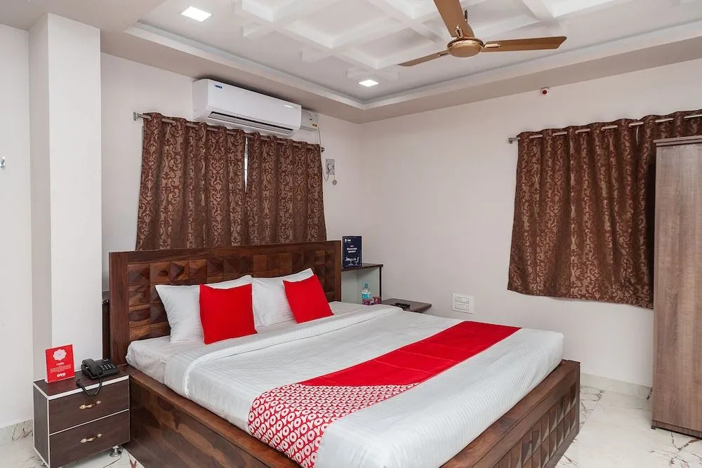 OYO 26677 Pmr Guest Inn