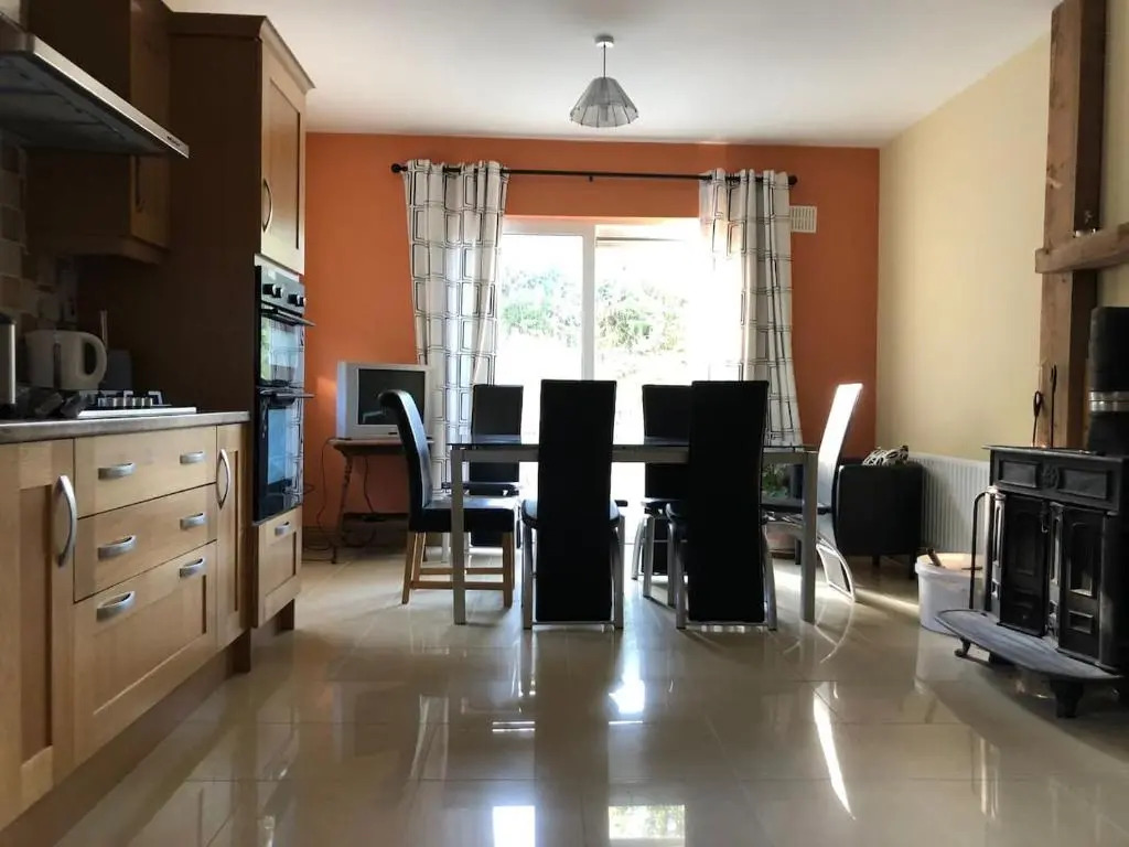 Modern Six Bedroom House Westport