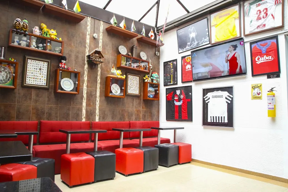 Parque 63 Hotel