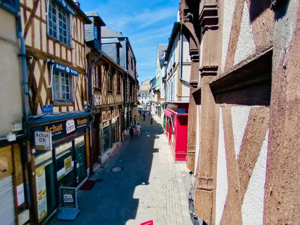 2 Pieces Totalement Renove Au Cœur de Bourges