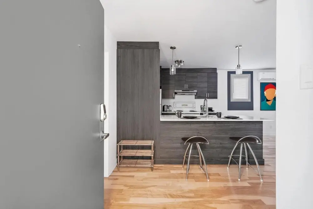 Brand New Contemporary 2-bedroom Apartment