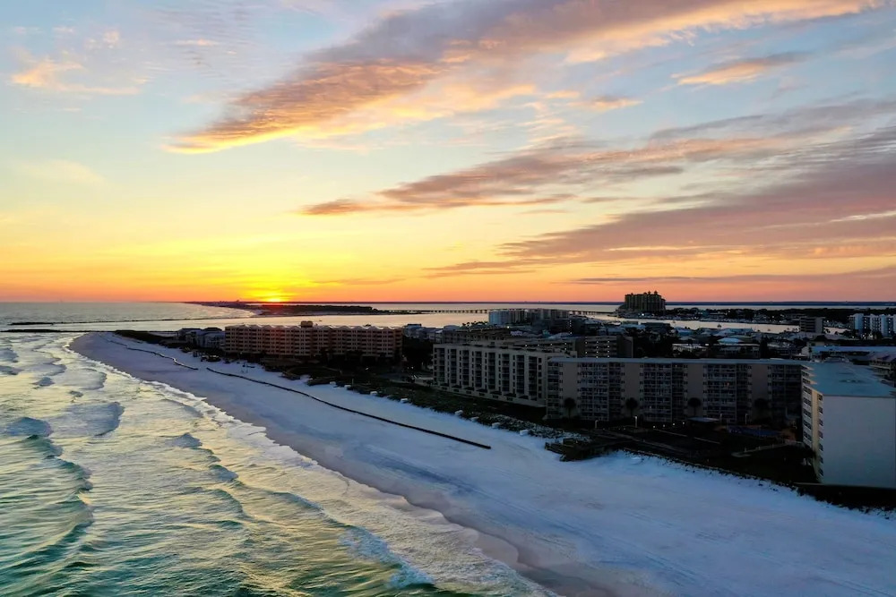 Holiday Surf And Racquet Club 403 1 Bedroom Condo by Redawning