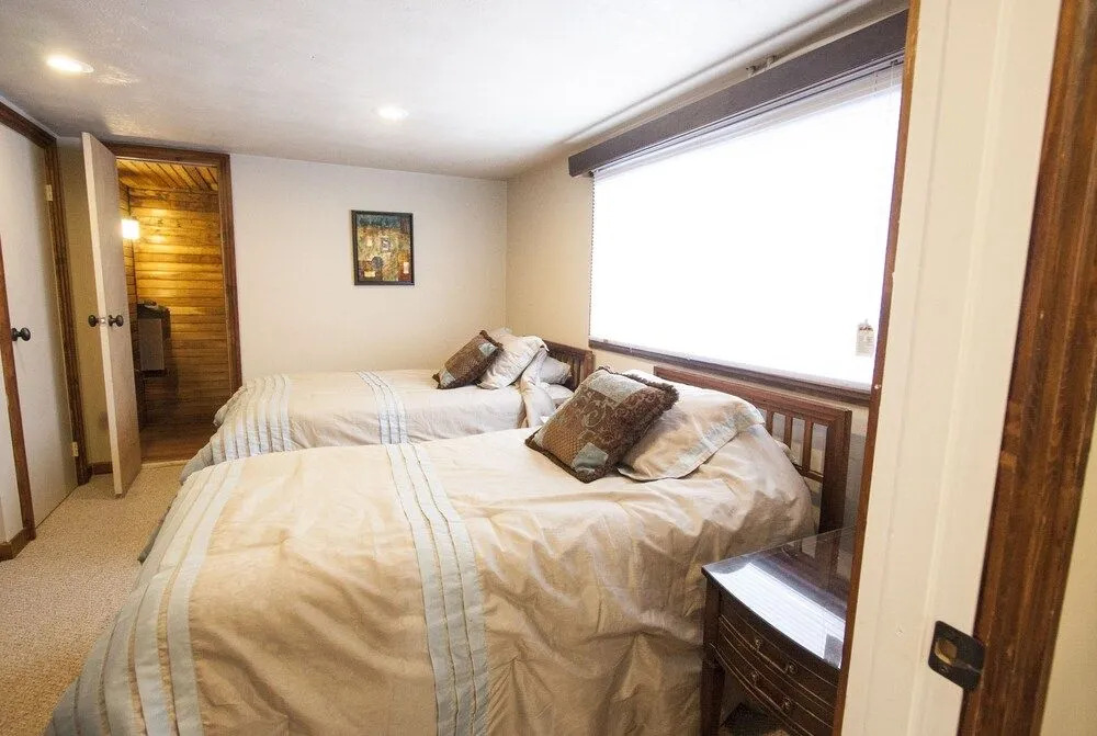 Cobblestone Manor B&B