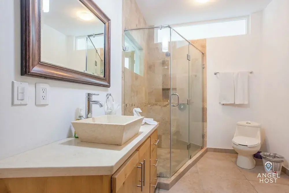 Condos with Spectacular Views & Pool Onsite