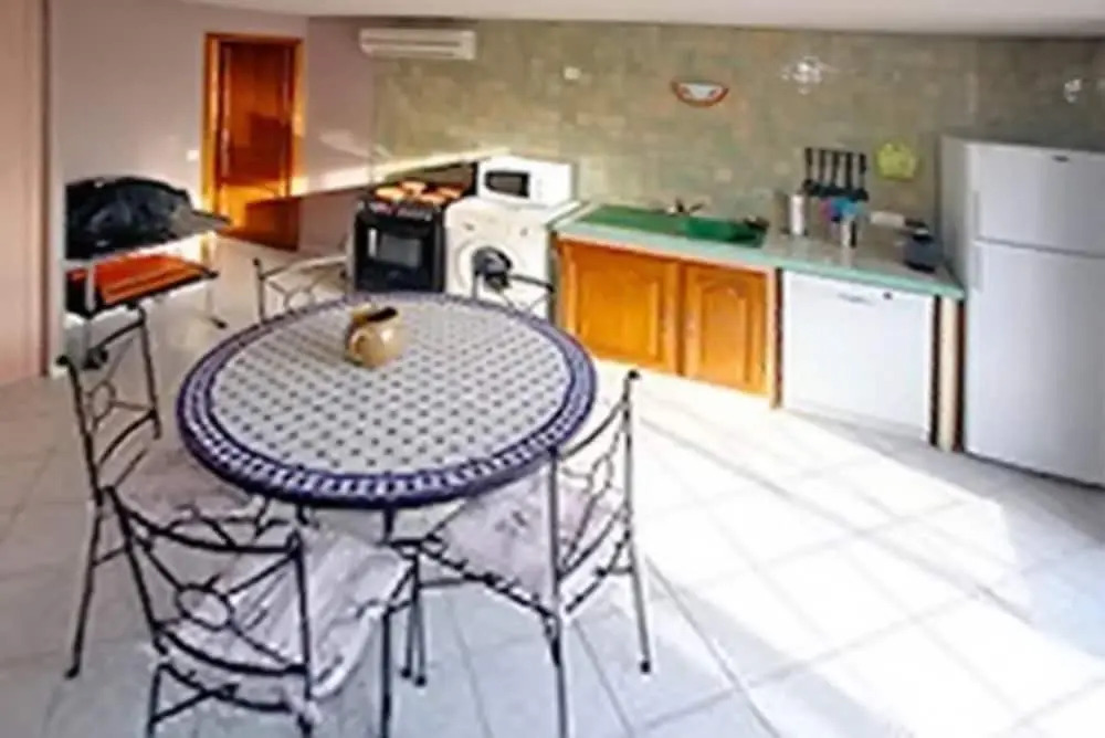 Apartment With one Bedroom in Antibes, With Shared Pool and Enclosed Garden - 1 km From the Beach