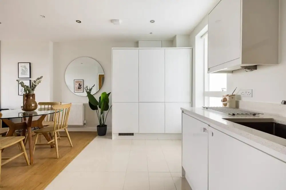The Limehouse Classic - Endearing 2BDR Flat with Balcony