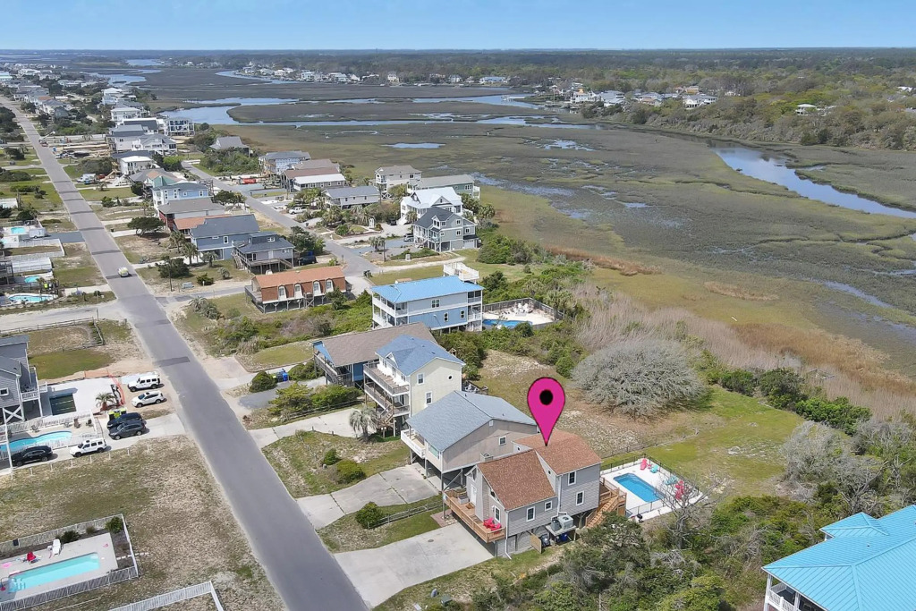 Salty Dawg by Oak Island Accommodations
