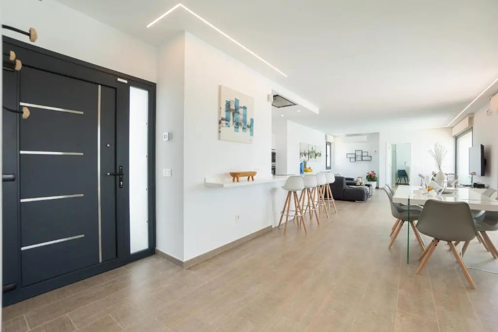 Sea Breeze Villas Lapa and Claca