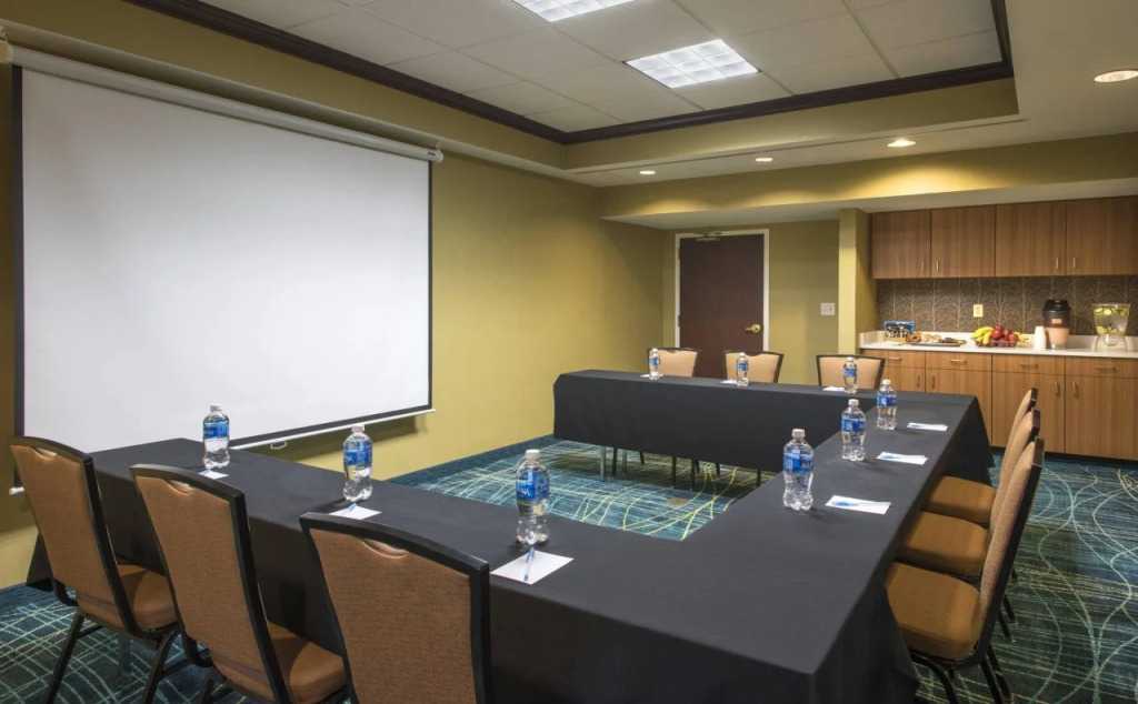 The Beacon Charlotte Airport by IHG