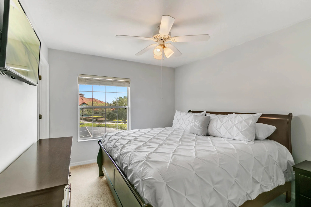 3 Bedrooms 2 Bathrooms Bella Vida 4552 Al