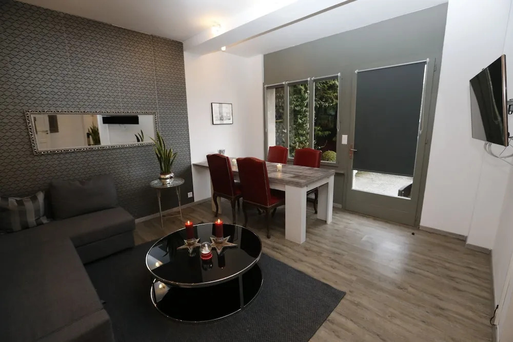 Cote Riviera Luxe Lake