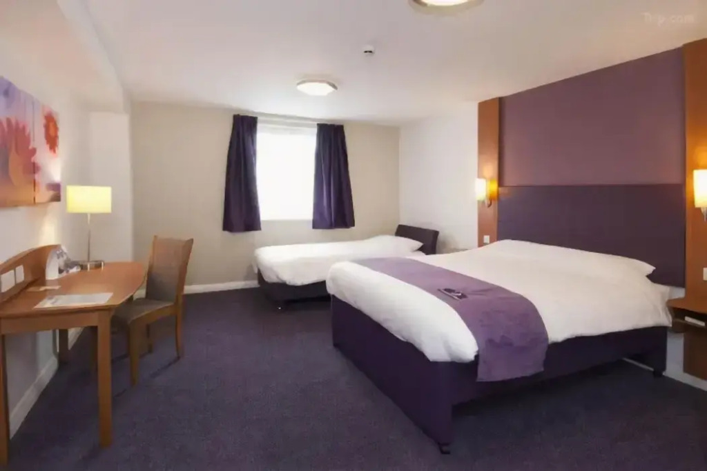 Premier Inn Manchester - Heaton Park