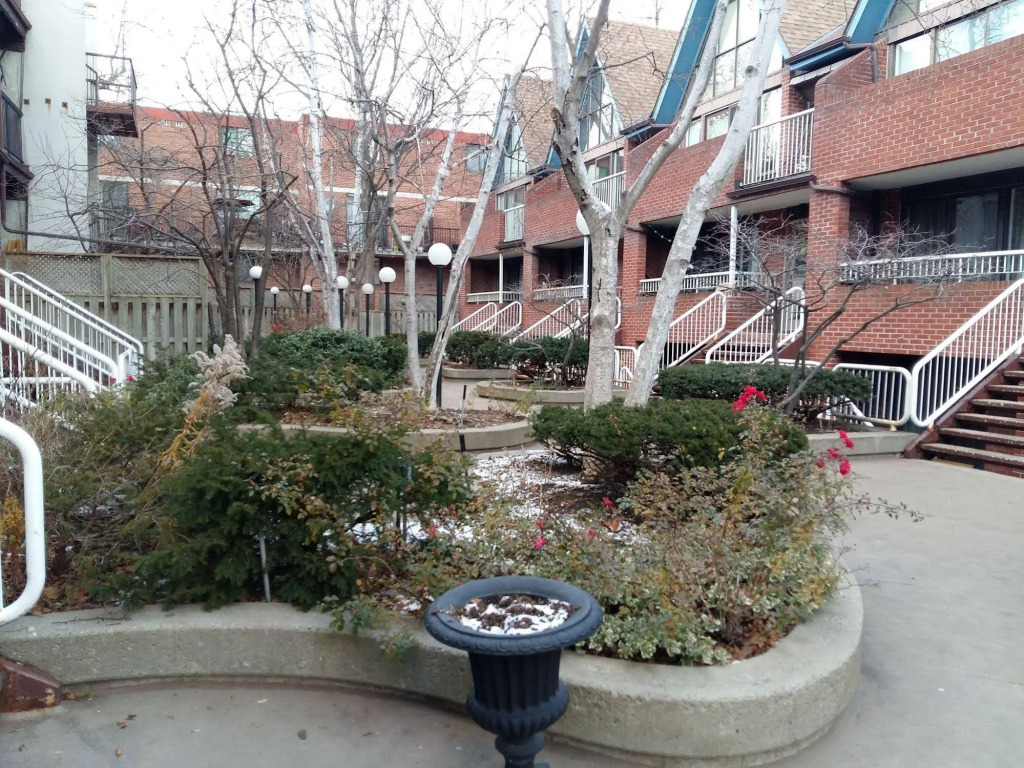 Toronto Furnished Living Pembroke