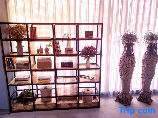 Qinzhou Minggui Living Center (Second People's Hospital Store)