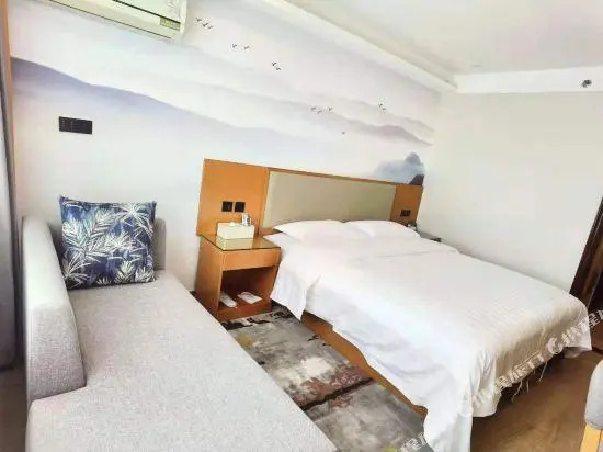 Goldenlily Hotel