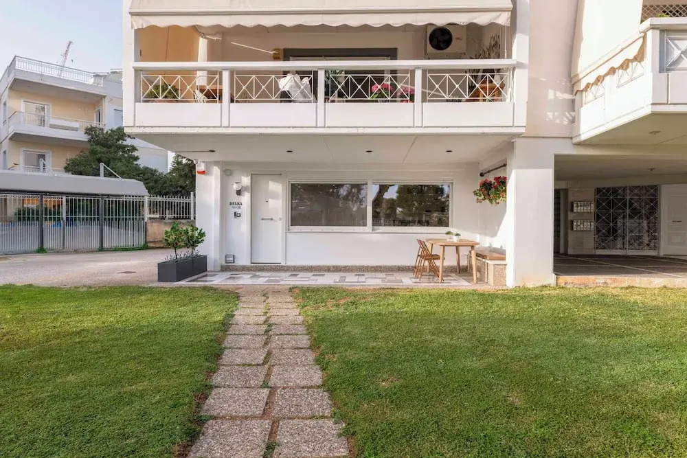 Glyfada Coastside Apartment