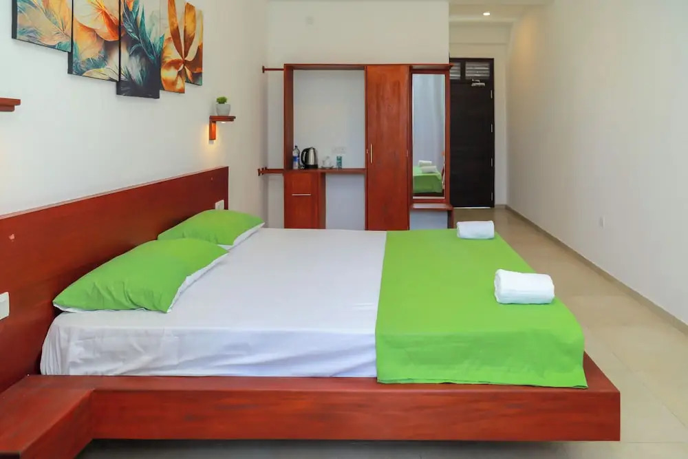 Travellers Hotel Hikkaduwa