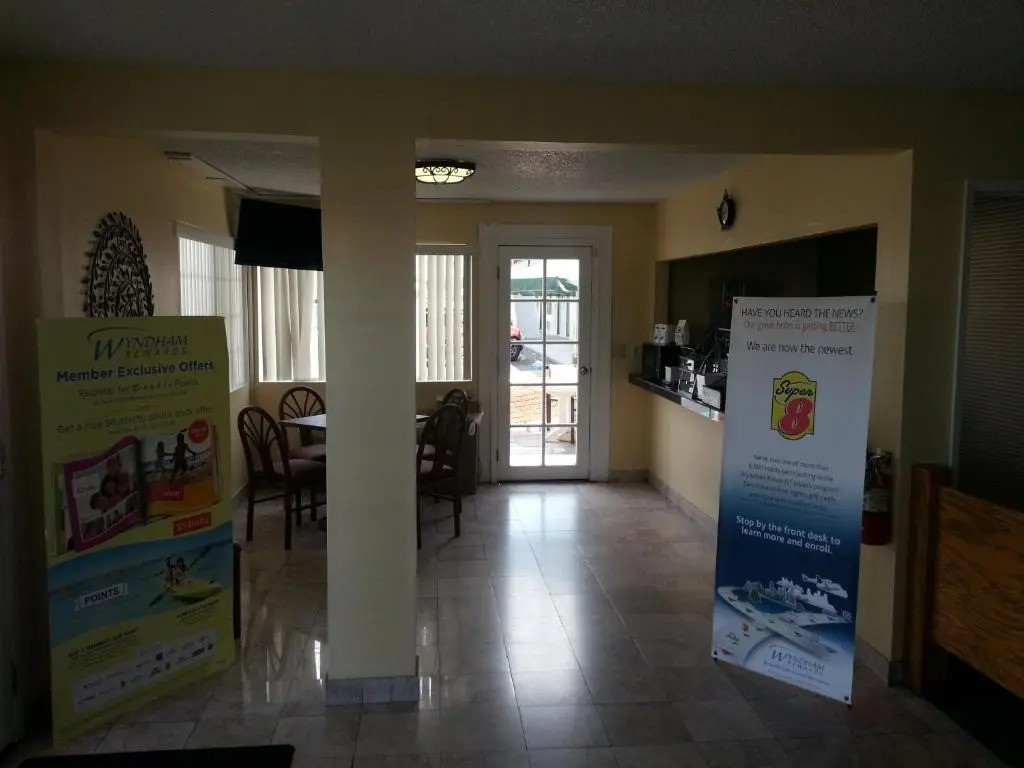 Super 8 By Wyndham Ridgecrest