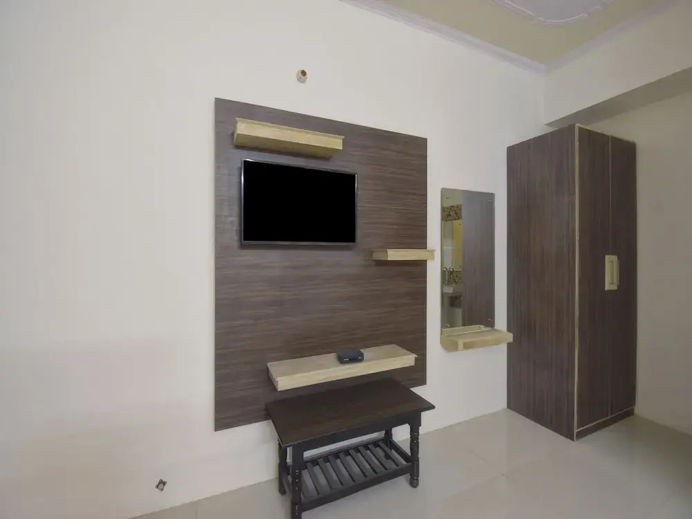 Ati They Hotel & Restaurant by OYO Rooms