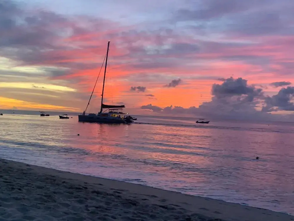 The Art Studio 12 Beachfront Apartment Barbados