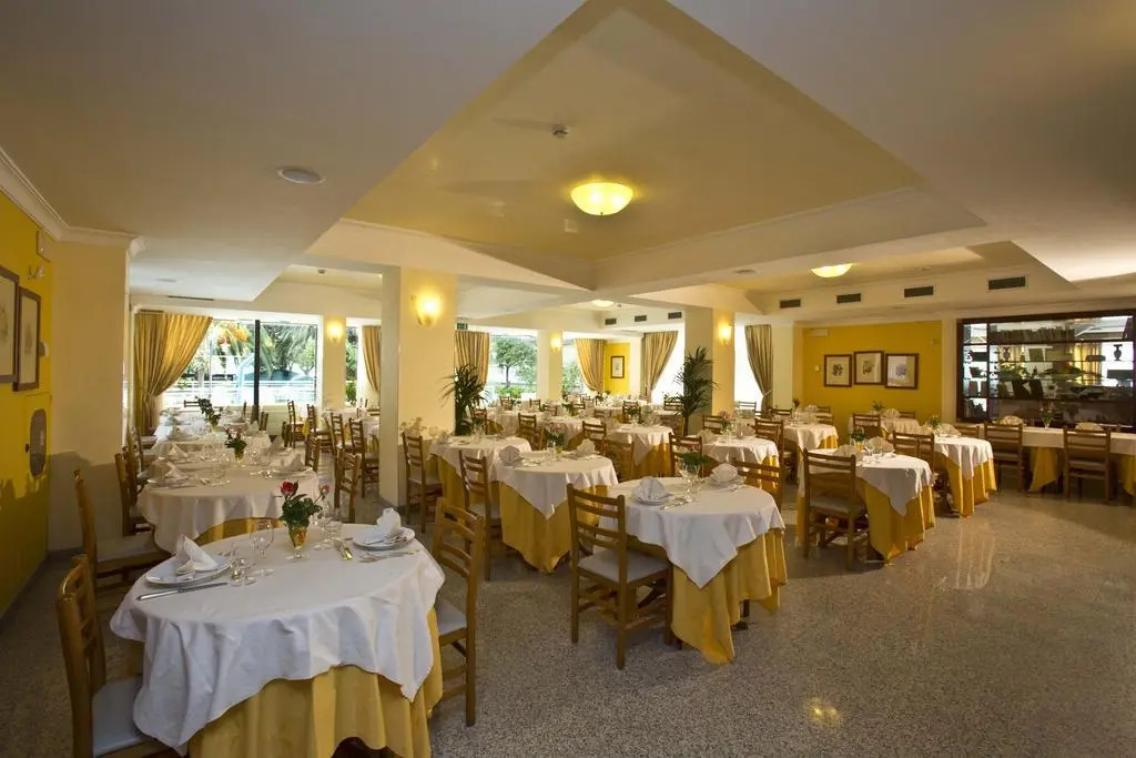 Hotel Sayonara