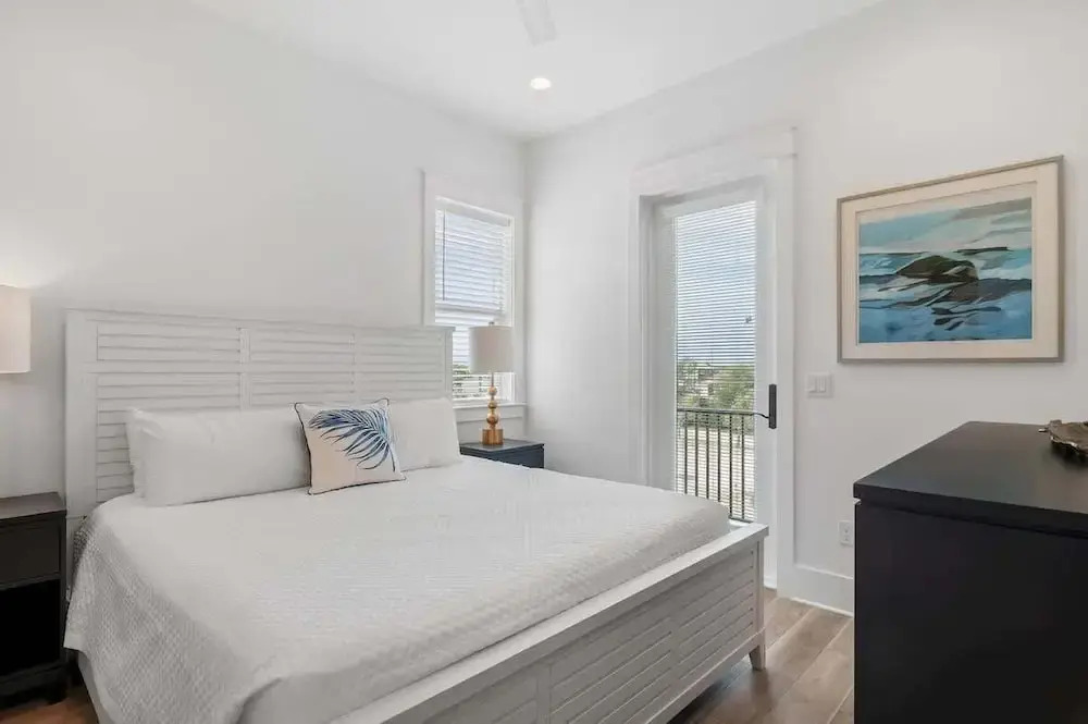 Modern Family 7BR w Private Pool and Patio