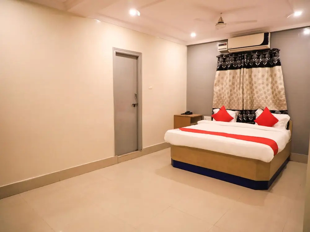 OYO 15752 KBR Residency
