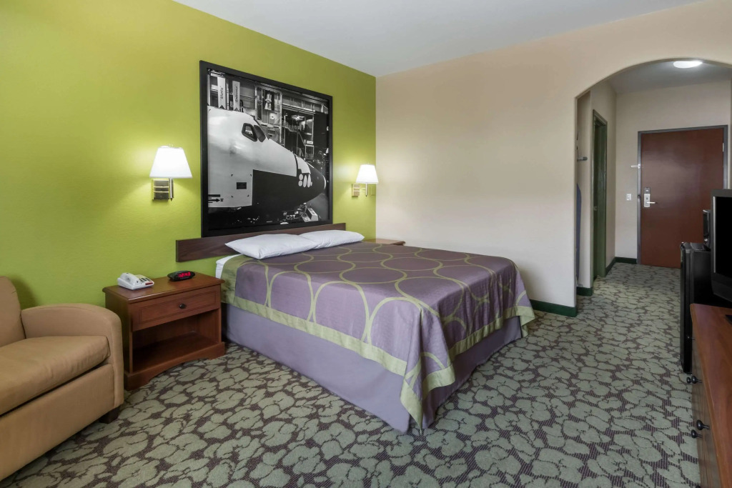 Red Lion Inn & Suites IAH Airport East