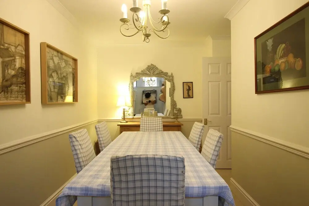 Charming & Spacious Garden Flat Close to the Clifton Triangle